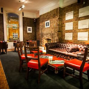 Kellys Hotel